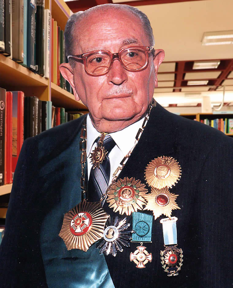 biografía Gustavo Pons Muzzo